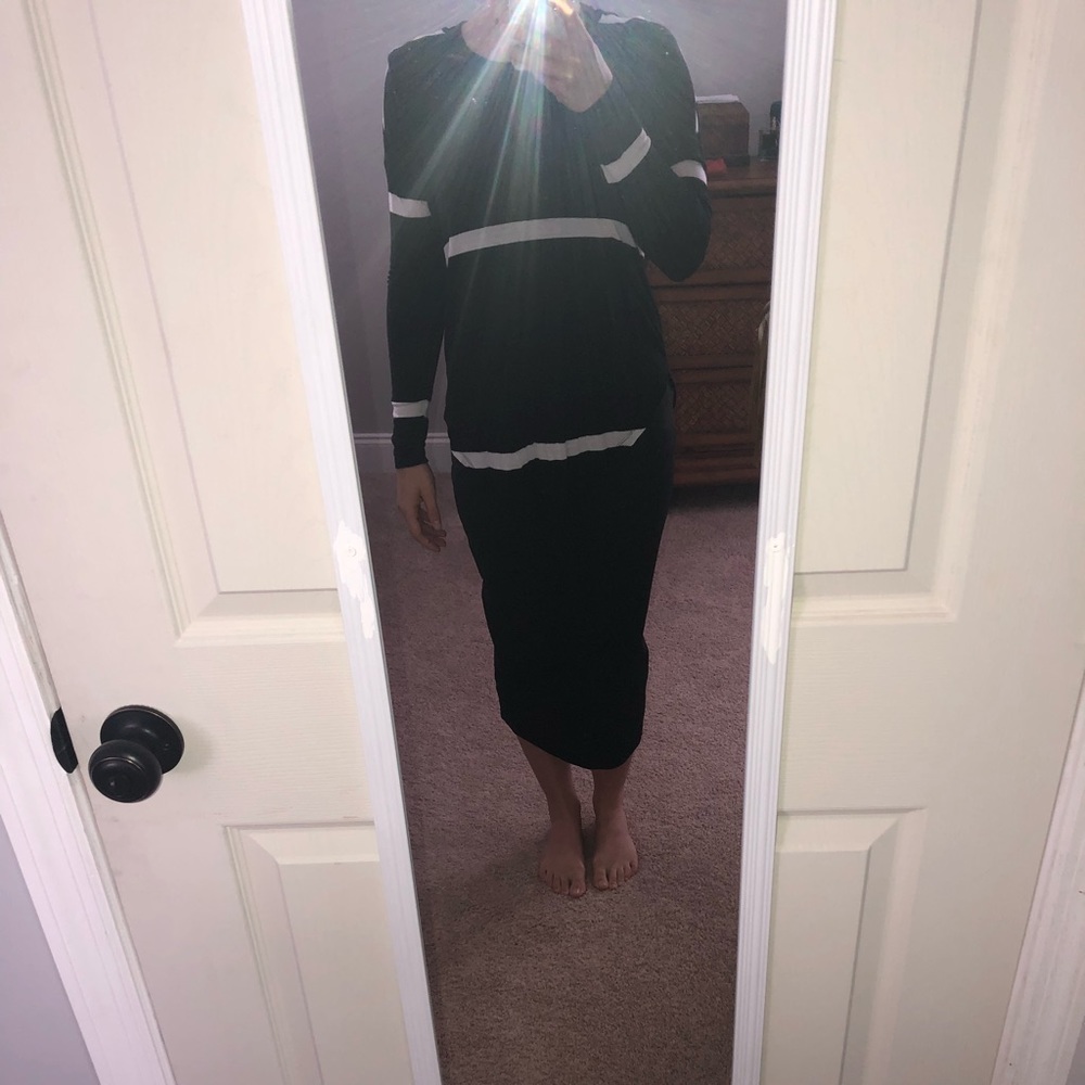 Black pencil skirt 🖤